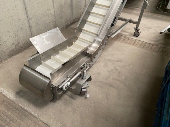 New stainless steel incline conveyor Pic 02